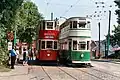Triebwagen 1858 (links) neben einem Wagen aus Blackpool im East Anglia Transport Museum