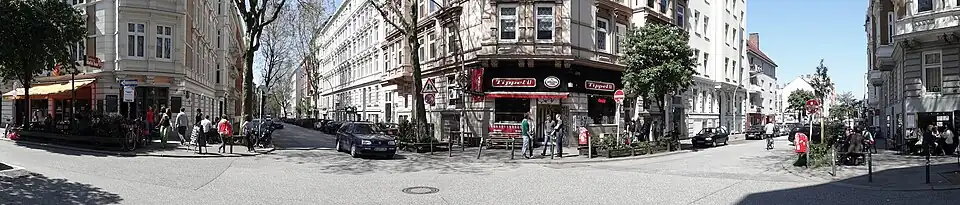 Hamburg-St.&nbsp;Pauli, Kreuzung mit drei Eckkneipen, 2012