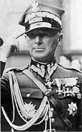 Polens früherer Oberbefehlshaber Marschall Edward Rydz-Śmigły beim Salutieren (1939)