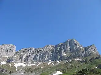 Die Eggstöcke von Braunwald aus (von links nach rechts: Hinter Eggstock, Mittler Eggstock, Vorder Eggstock und Leiteregg)