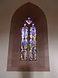Gotisches Maßwerkfenster in der Taufkapelle des Turms