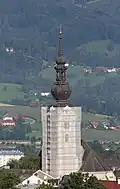 Eingerüsteter Turm im August 2012