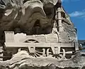 Detail beim Eisenbahn-Denkmal in Deutsch-Wagram: Die Dampf-lokomotive „AUSTRIA“