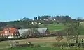Blick von der E 45 auf den Ejer Bavnehøj (2004)