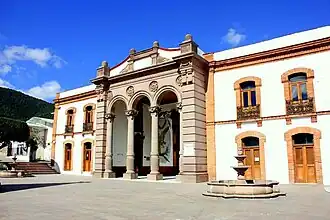 El Oro – Theater