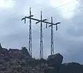 Masttripel, wie es bei Leitungen auf H-Masten oft als Abspannmast verwendet wird.