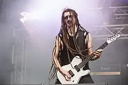 Live-Gitarrist L.B.