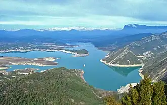 Mediano-Stausee mit Pyrenäen