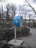 Notrufsäule für Krisenfälle (Three Sisters Island)