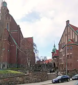 Treppe zur Kirche
