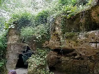 Eingang zur Höhle Pair-non-Pair