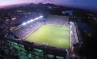 Flutlichtspiel im Estadio Banorte (Mai 2015)