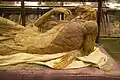 Ganzkörper-Skulptur mit Anspielungen auf das Werk Michelangelos