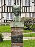 Eugène-Labiche-Statue