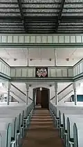 Die Zwei Emporen an der Nordseite der Kirche