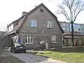 Geknickter Giebel eines Mansarddachs