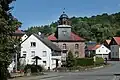 Blick aus südlicher Richtung auf Kirche und Meißnerstraße