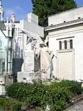 Grabmal für die Familie Cavi Bussi („Angelo dell'evocazione“), Mailand