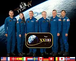 v.&nbsp;l.&nbsp;n.&nbsp;r. Michail Kornijenko, Tracy Caldwell-Dyson, Alexander Skworzow, Oleg Kotow (Kommandant), T.&nbsp;J. Creamer, Sōichi Noguchi