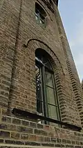 Fenster in der zweiten und dritten Etage