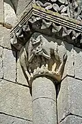 St-Hérie, Archivoltenkapitell Südseite