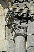 St-Hérie, Archivoltenkapitell Südseite