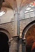 SO-Wand Mittelschiff, Pilaster mit runden Begleitern