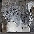 Zwei Blattkapitelle