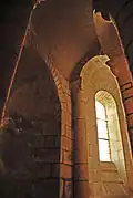 Grabeskapelle, Umgang, Fenster und Apsis