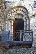 Hauptportal zum Saal