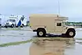 Fahrzeug der U.S. Army während des Hurrikans Dolly (2008)