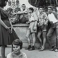 Studenten am Geschwister-Scholl-Platz, München (vor&nbsp;1962)