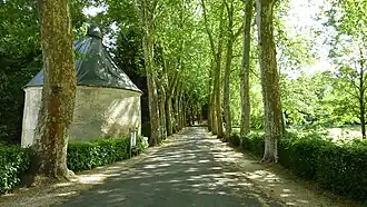 Zufahrt.