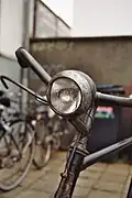 Nostalgischer Front­schein­werfer (dynamogespeist)