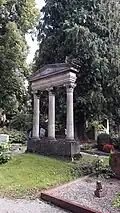 Familiengrab Pfister-Ey auf den Oesdorfer Friedhof. Rechts die Inschrift für Wilhelm Severin (1846–1892)