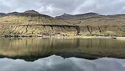 Hvalvík vom Hafen von Streymnes aus gesehen