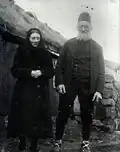 Die Bewohner vor dem Haus „Har Frammi“ in Múli um 1940.