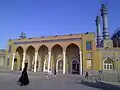 Arkaden vor dem Schrein der Fatima Masuma