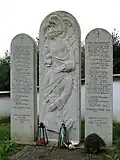 Denkmal am Soldatenfriedhof