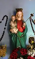 Mit einer Madonna mit Kind