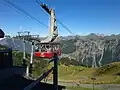 Kabine der Fellhornbahn I bei der Einfahrt in die Bergstation