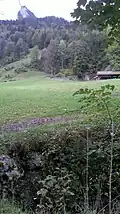 Fennergraben im Vordergrund mit Leonhardstein im Hintergrund