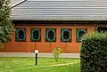 Keramische Fensterfront an der Großgarage in der Brauhausstraße Meißen