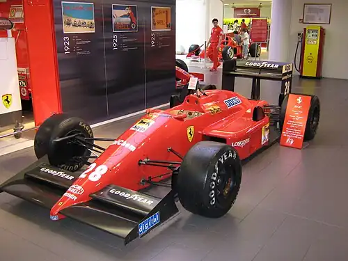 Zum Vergleich der gleichzeitig für die Formel 1 entwickelte Ferrari F1/87