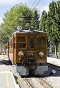 Triebwagen 3 bei der Einfahrt in Bunyola.