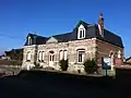 Ehemalige Mairie mit Mädchen- und Knabenschule