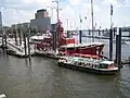 Ausgemustertes Feuerschiff und Hafenrundfahrtsschiff Anita Ehlers im Brandenburger Hafen, einem Teil des Niederhafens, 2014