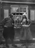 1914. Außenaufnahme. Fischerfamilie in Volendam
