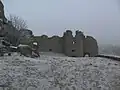 Der Batterieturm vom Burghof aus gesehen.
