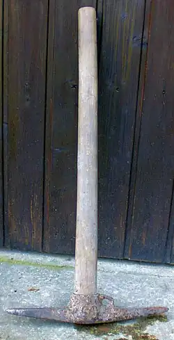 Doppelkeilhaue („Flügeleisen“)